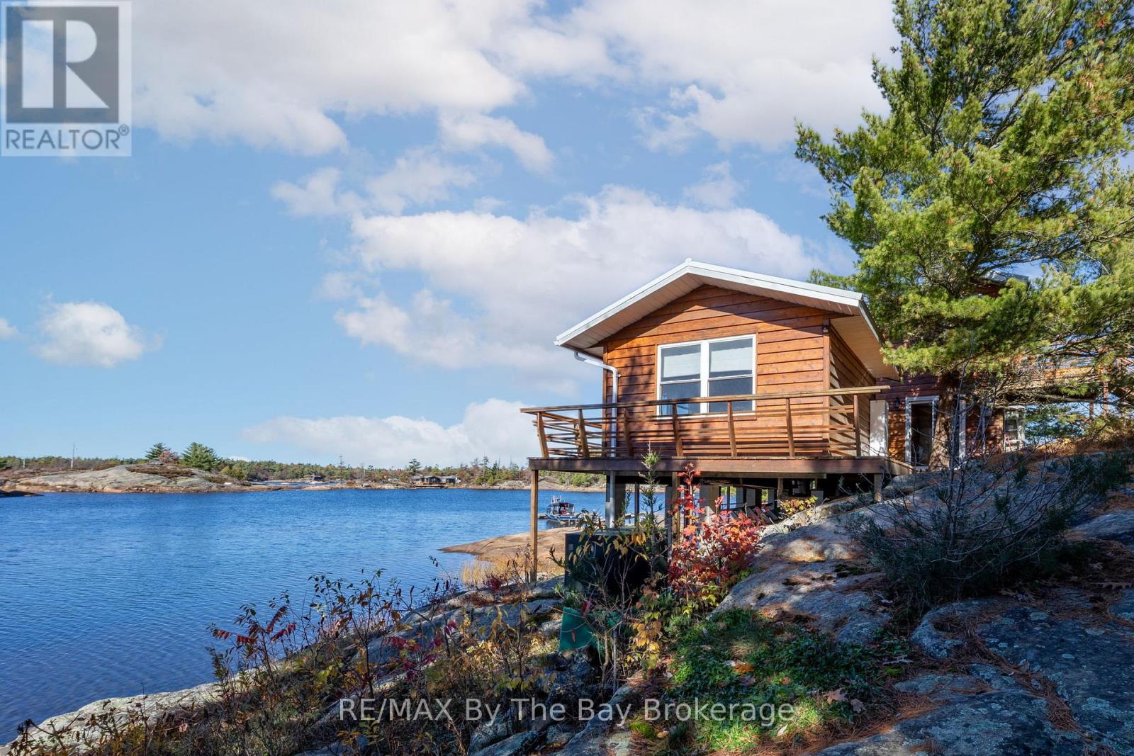 2 Island 2890 Property Photo 36