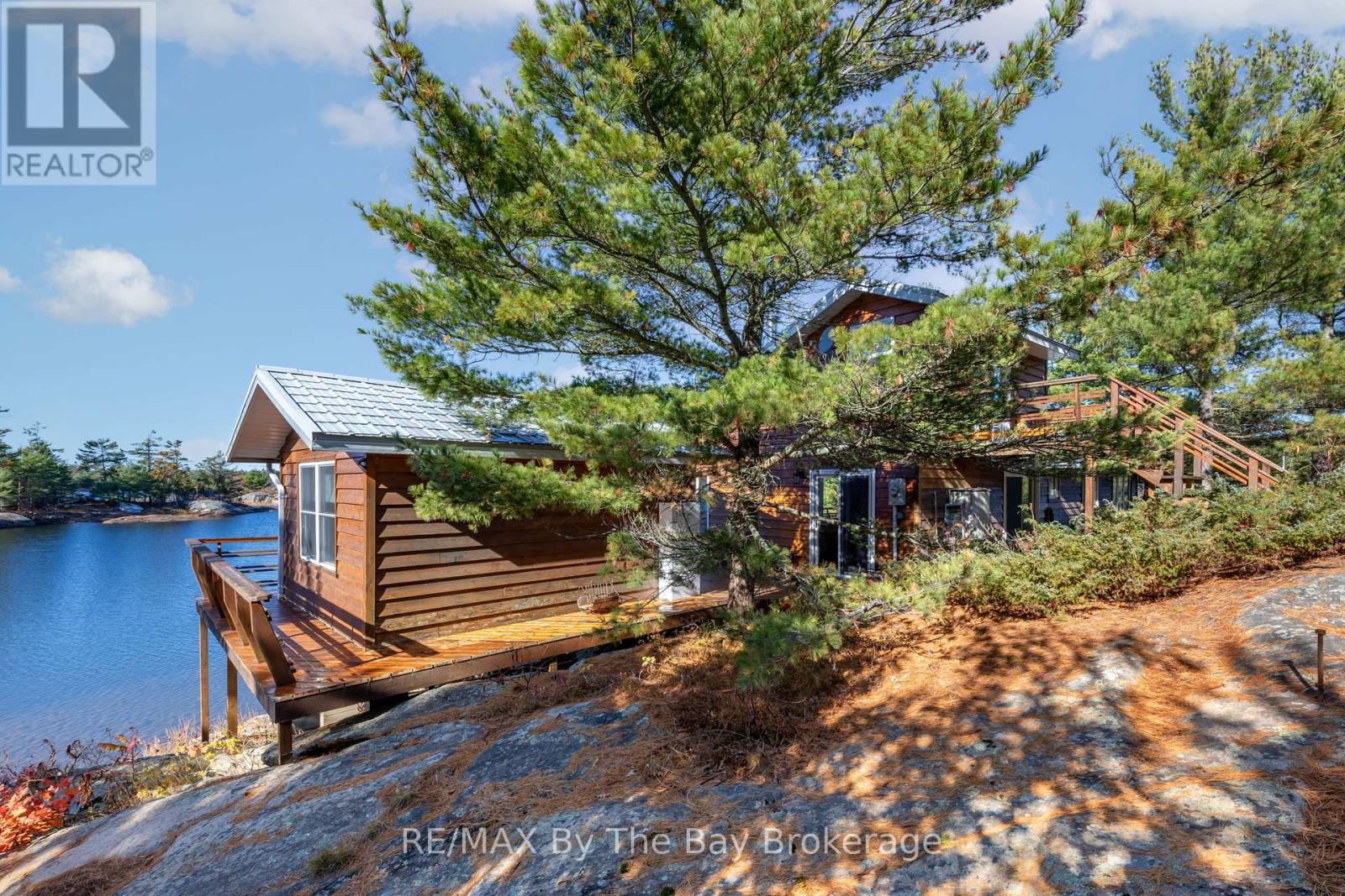 2 Island 2890 Property Photo 37
