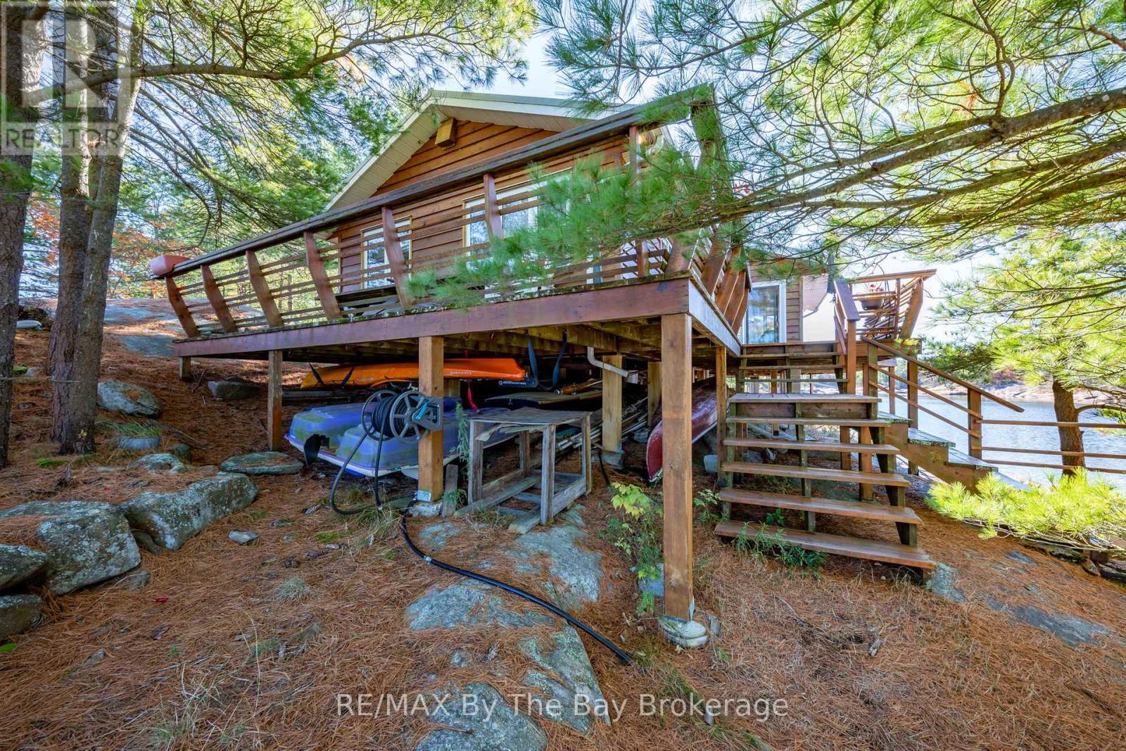 2 Island 2890 Property Photo 40