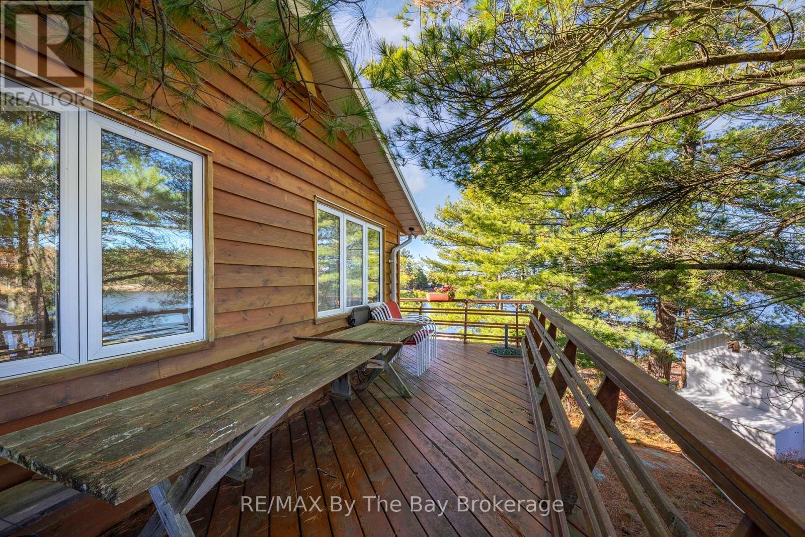 2 Island 2890 Property Photo 41