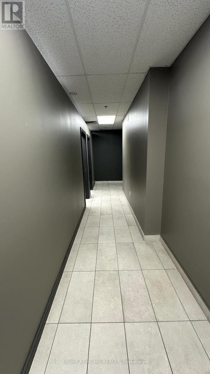 4 - 691 Richmond Street Property Photo 2