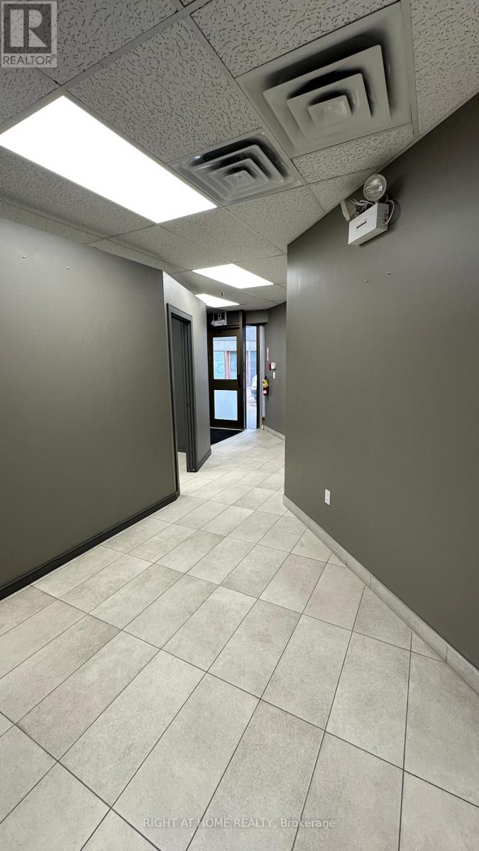 4 - 691 Richmond Street Property Photo 13