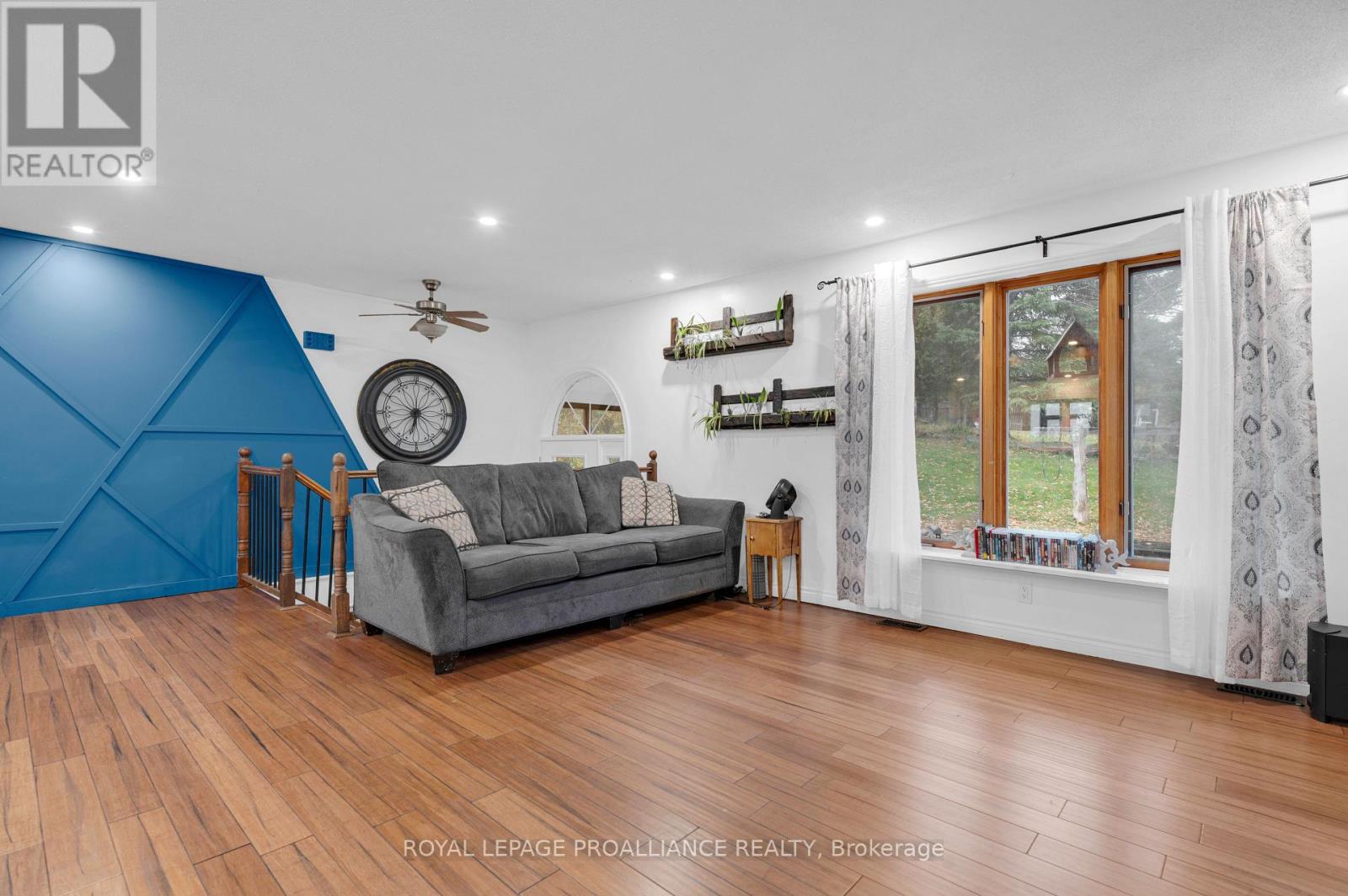 1403a Crookston Road Property Photo 13