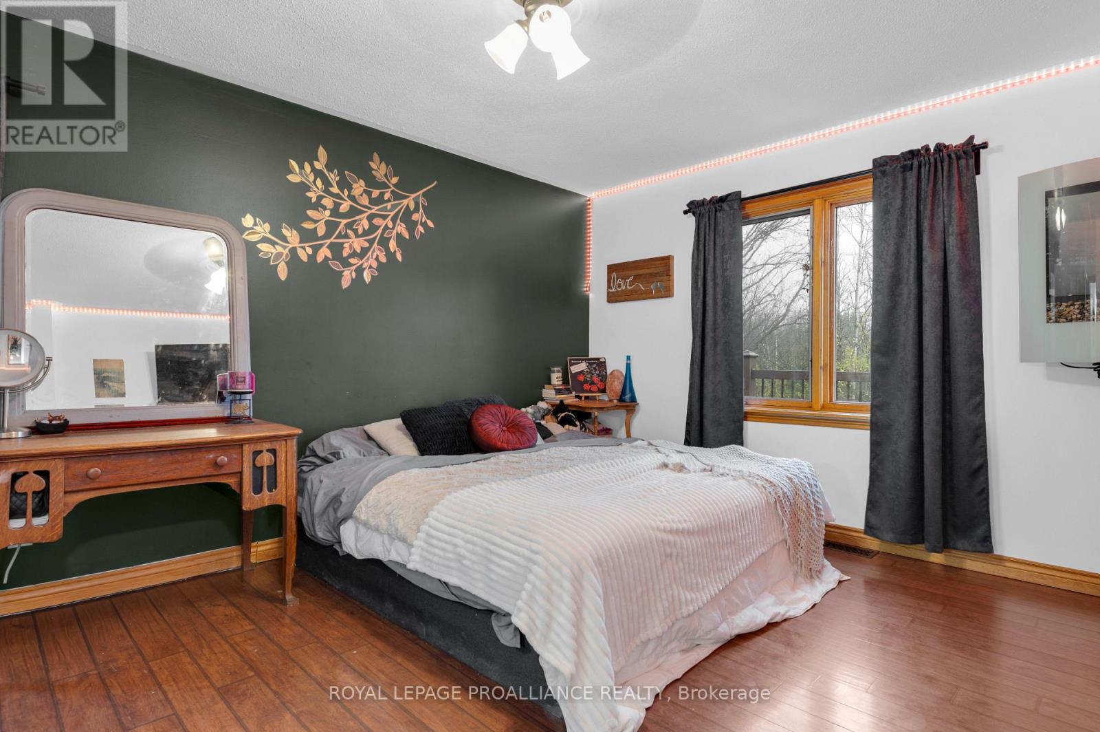 1403a Crookston Road Property Photo 14