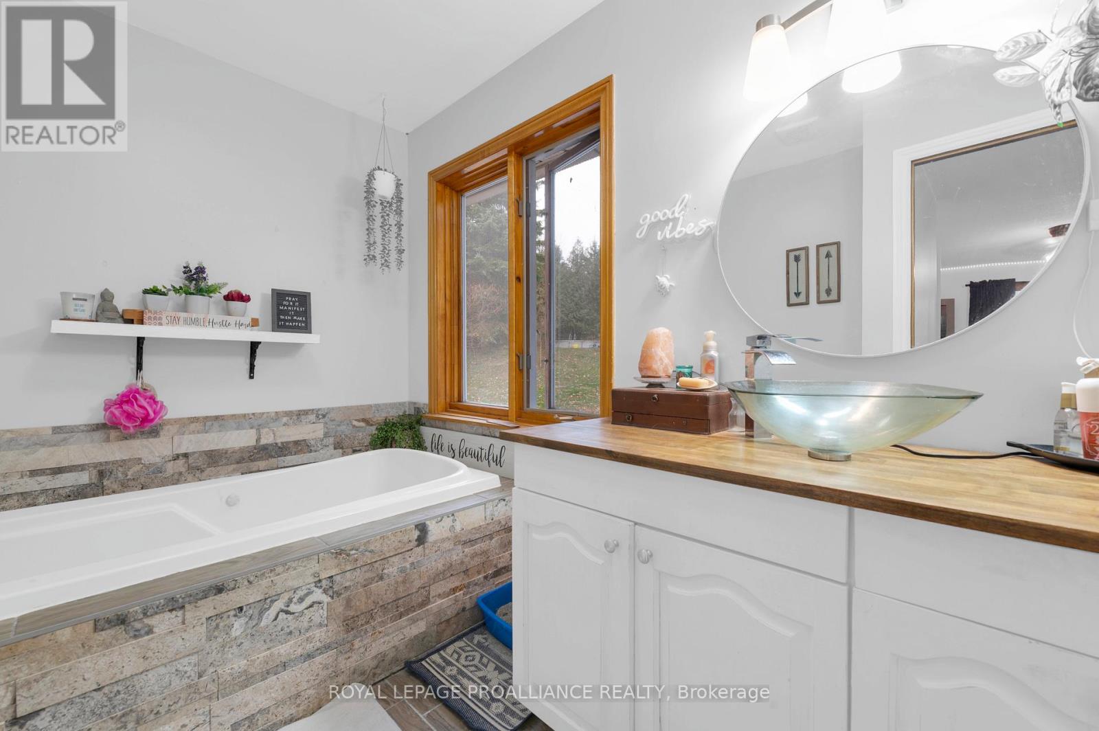 1403a Crookston Road Property Photo 16