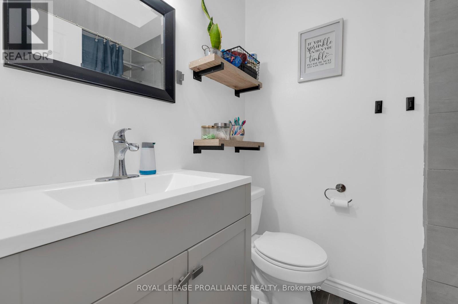 1403a Crookston Road Property Photo 21