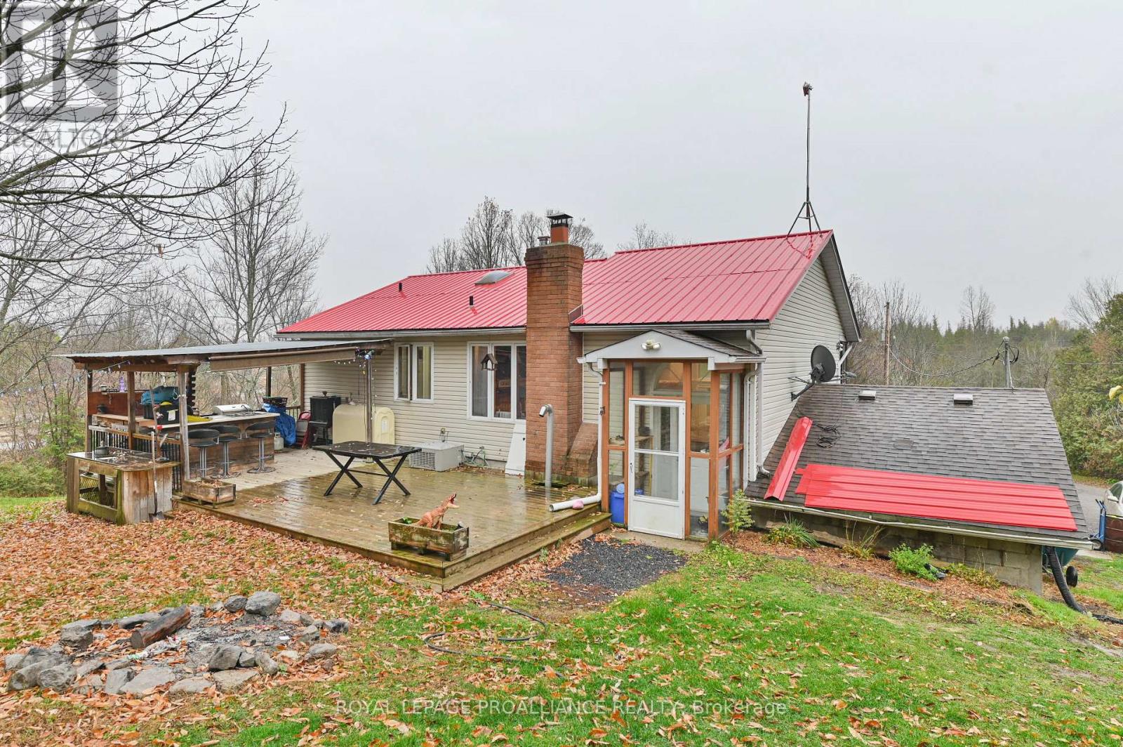 1403a Crookston Road Property Photo 32