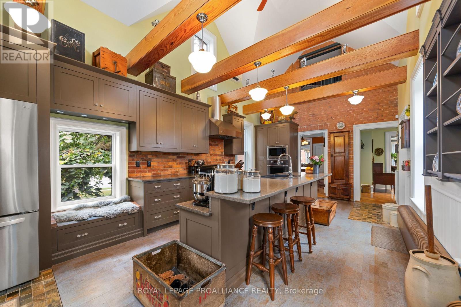 79 West Mary Street Property Photo 4