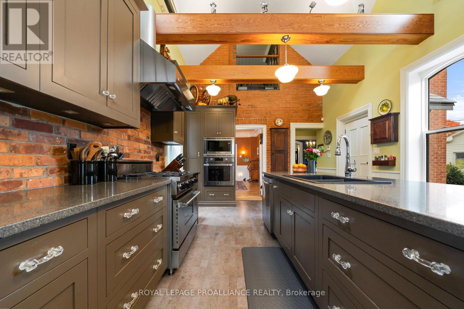 79 West Mary Street Property Photo 15