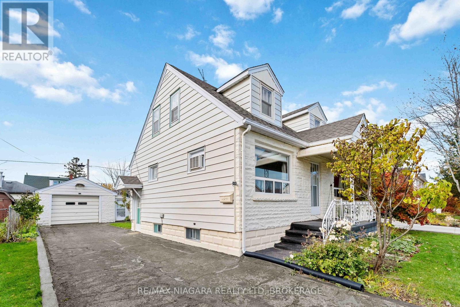 506 Harriet Street Property Photo 2