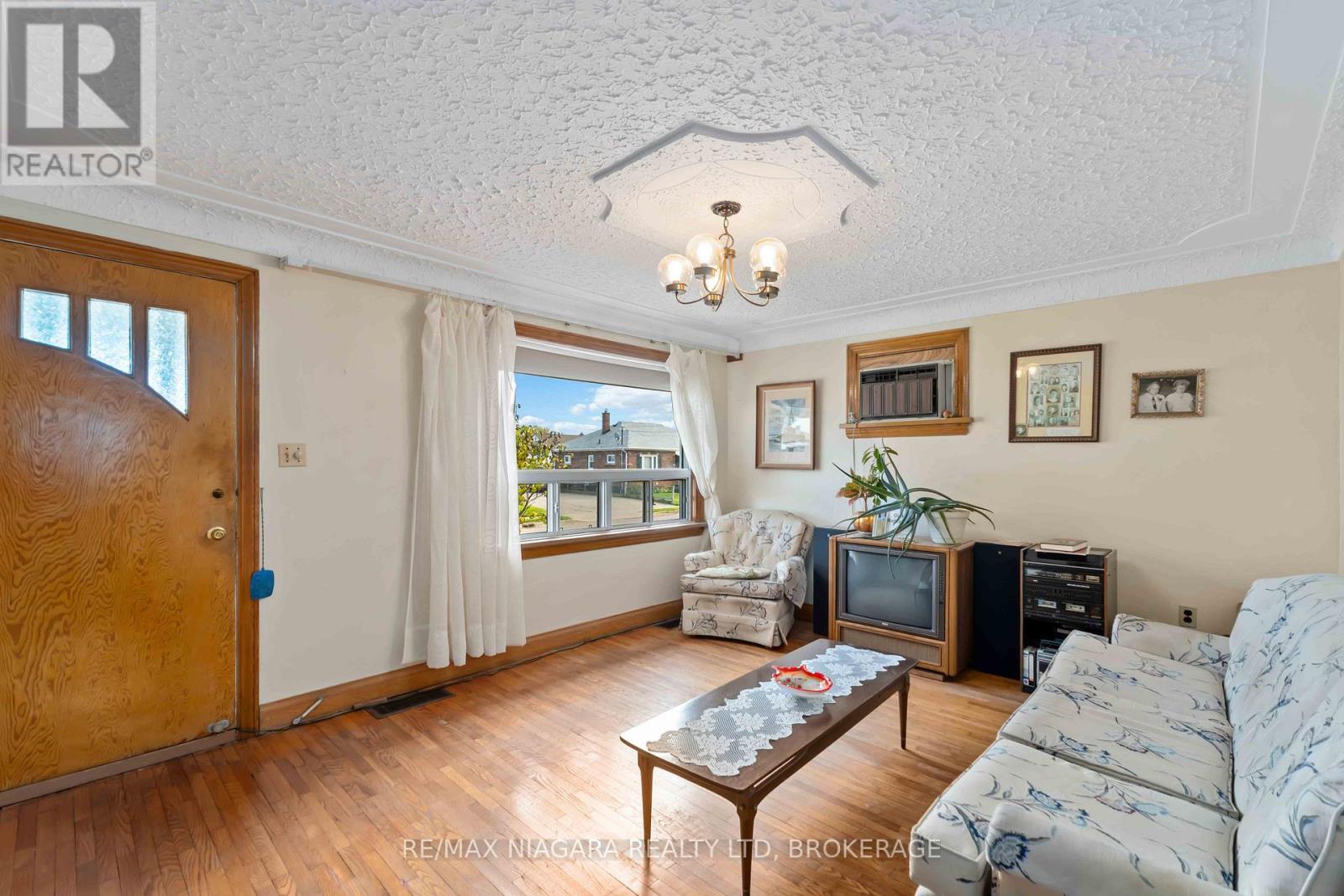 506 Harriet Street Property Photo 5