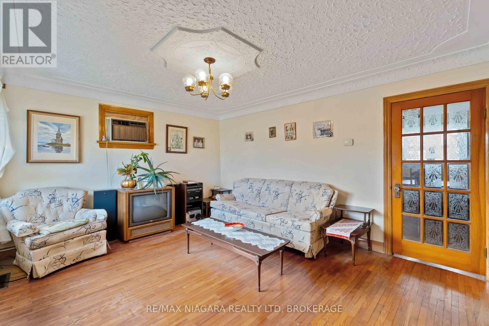 506 Harriet Street Property Photo 8