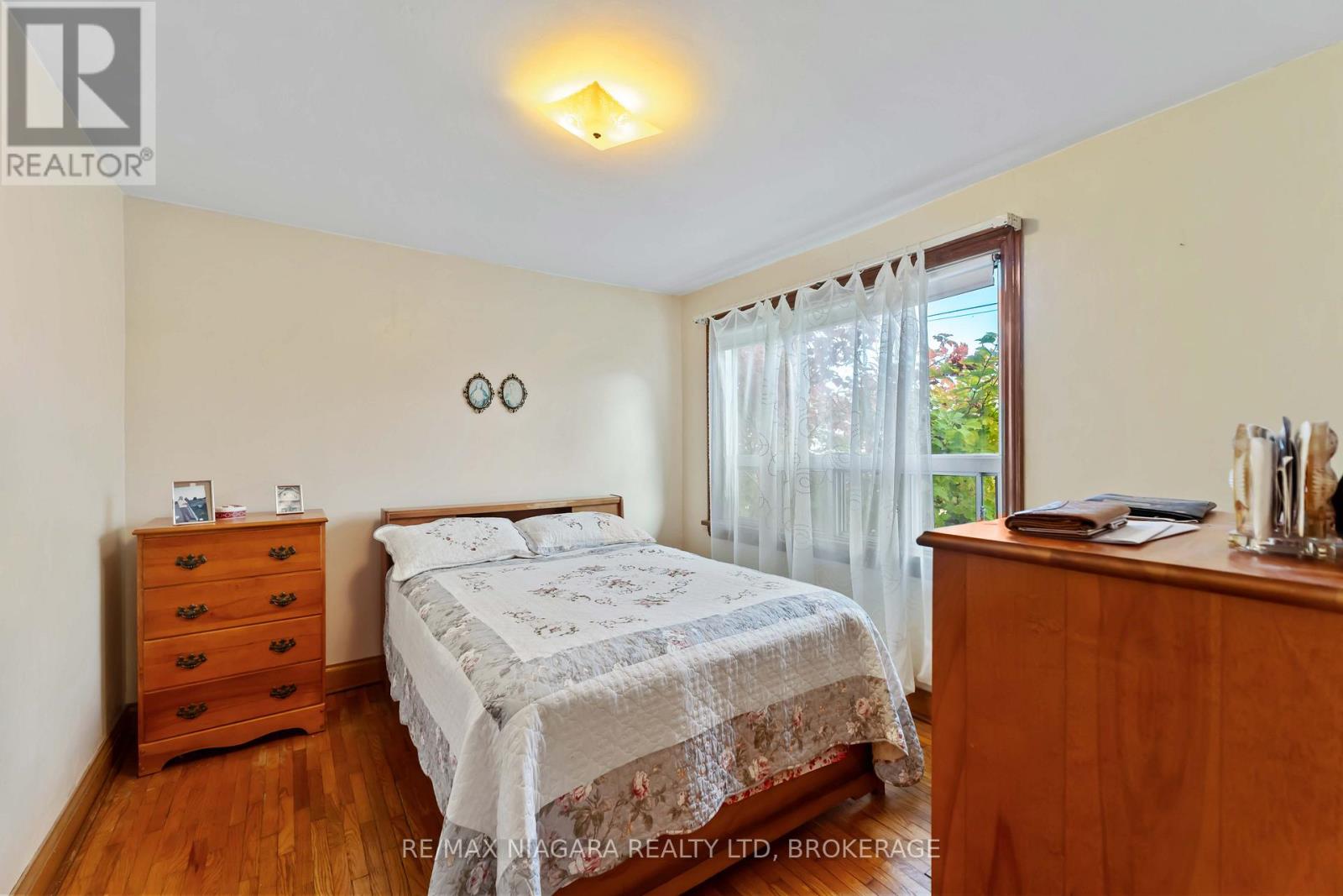 506 Harriet Street Property Photo 9
