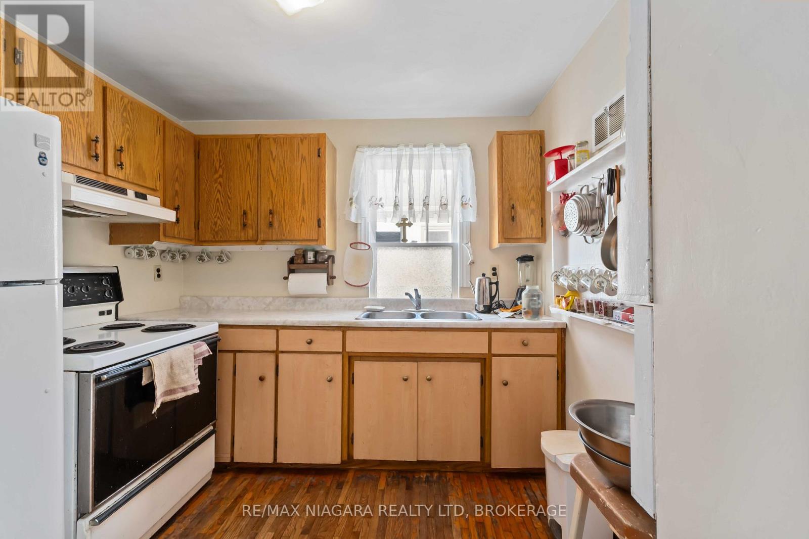 506 Harriet Street Property Photo 15