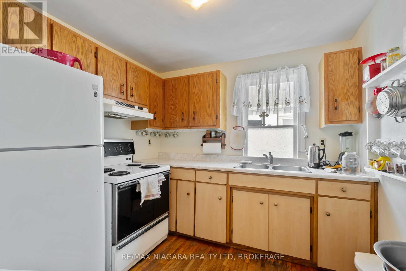 506 Harriet Street Property Photo 16