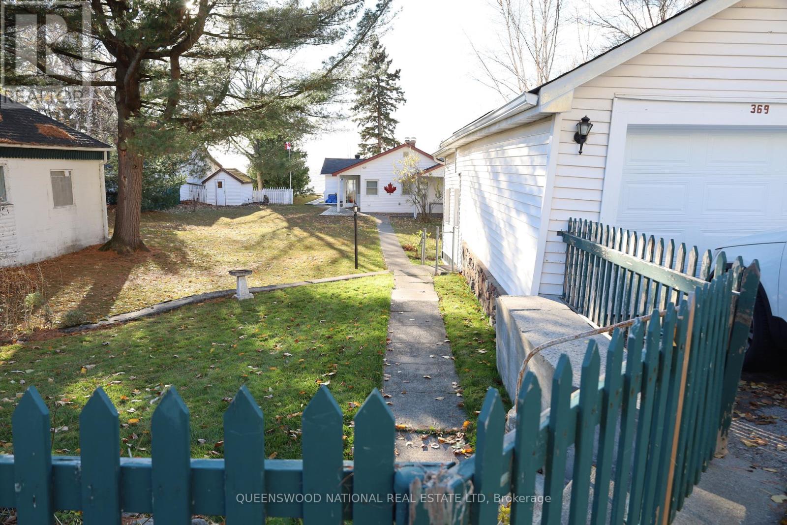 369 Wigston Drive Property Photo 12