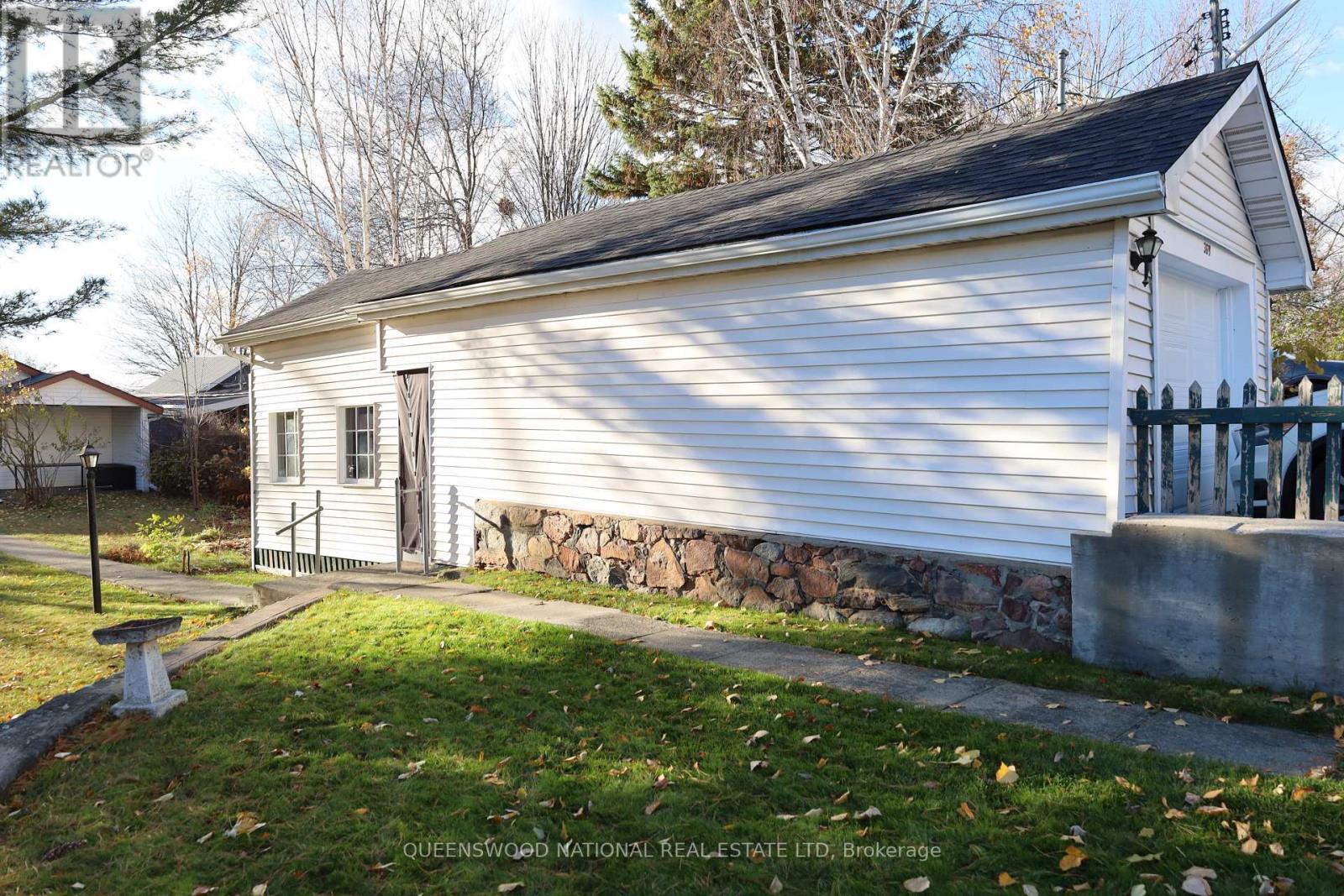 369 Wigston Drive Property Photo 13
