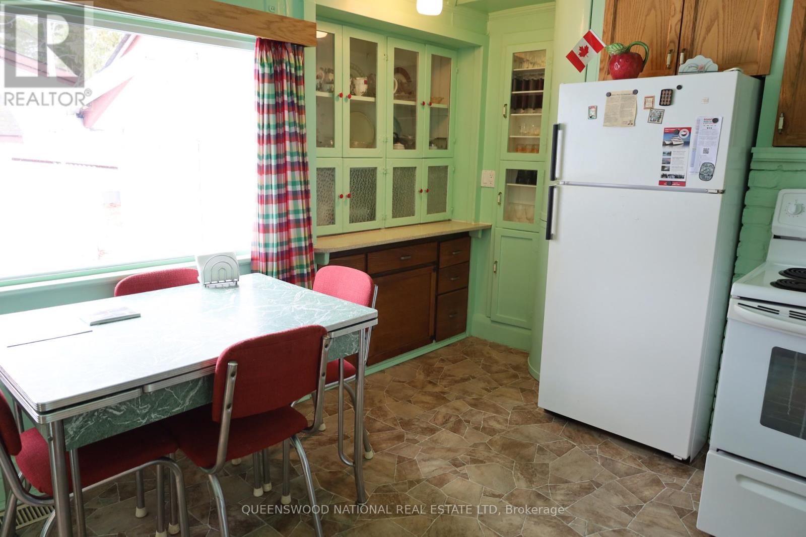 369 Wigston Drive Property Photo 18