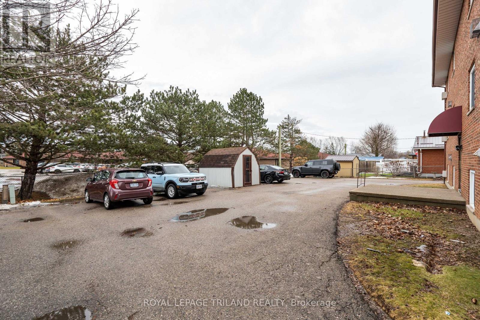 221 Highview Drive Property Photo 3