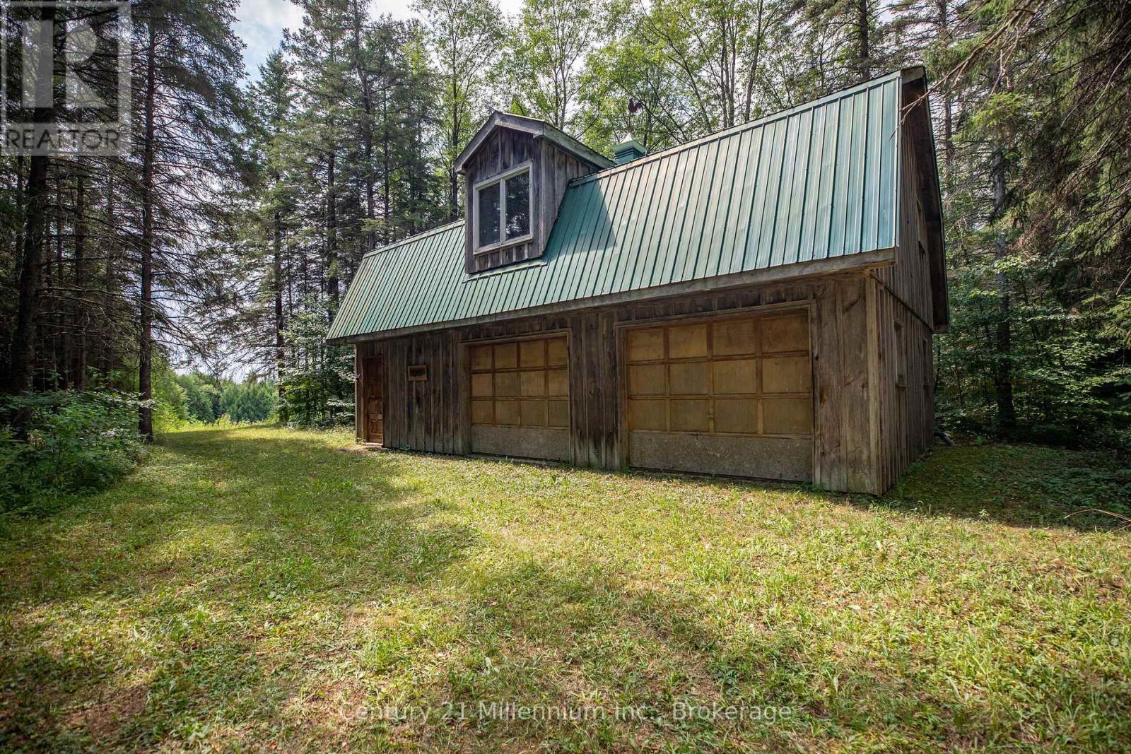 264701 Southgate 26 Road Property Photo 2