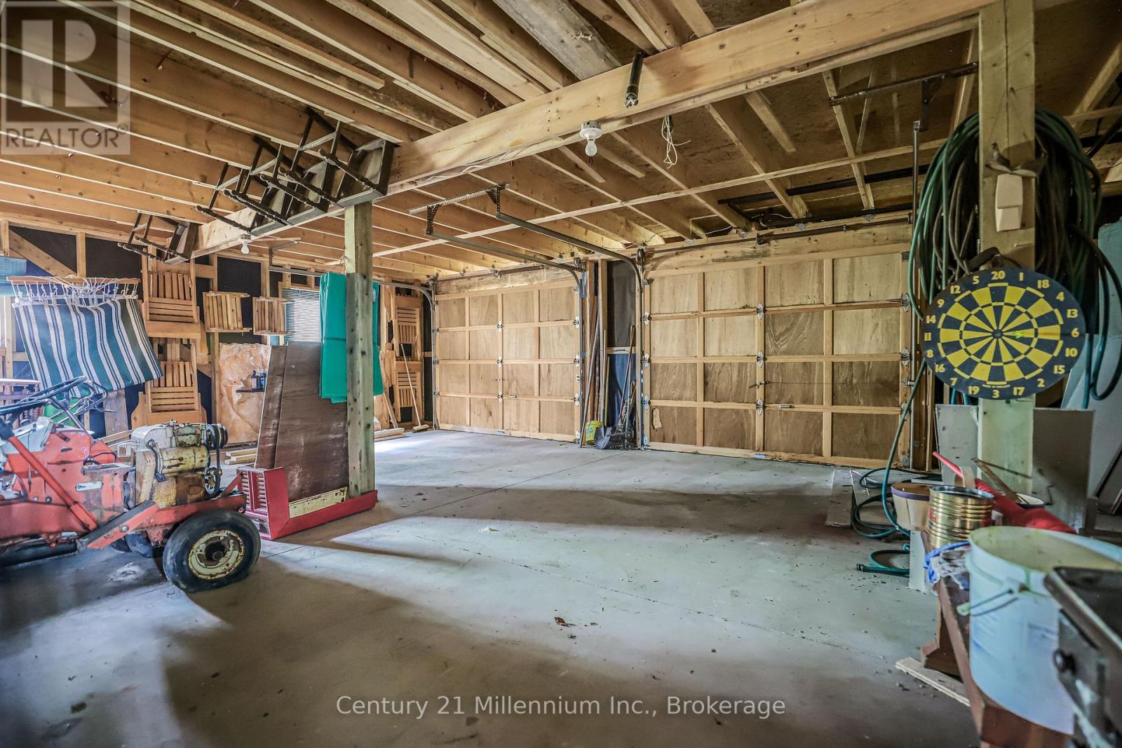 264701 Southgate 26 Road Property Photo 22