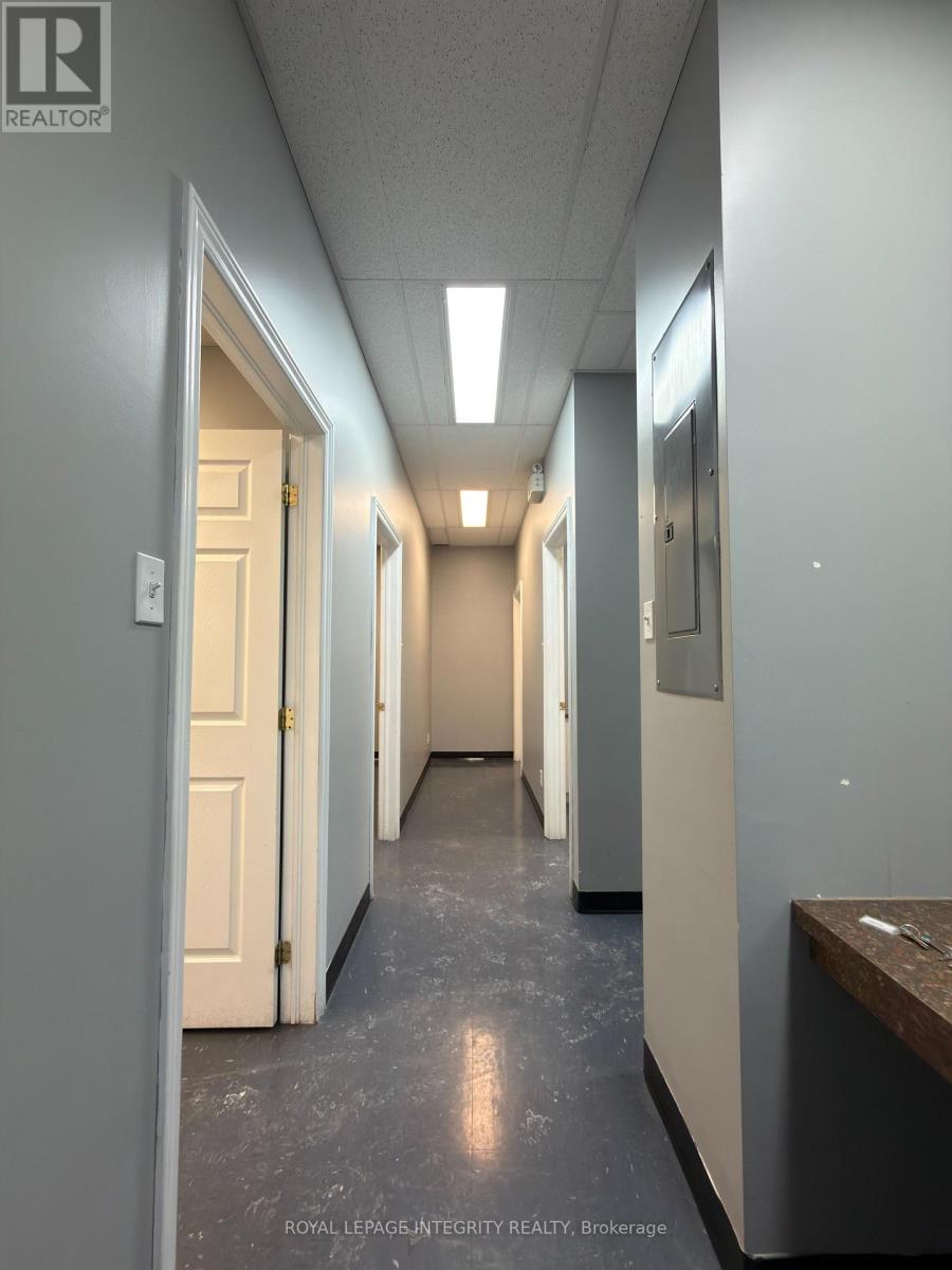 6 - 30 Thirteenth Street E Property Photo 12