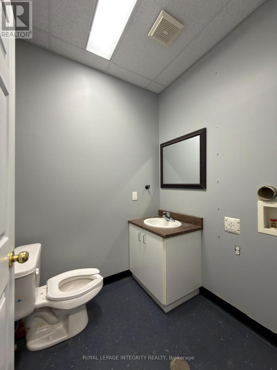 6 - 30 Thirteenth Street E Property Photo 15