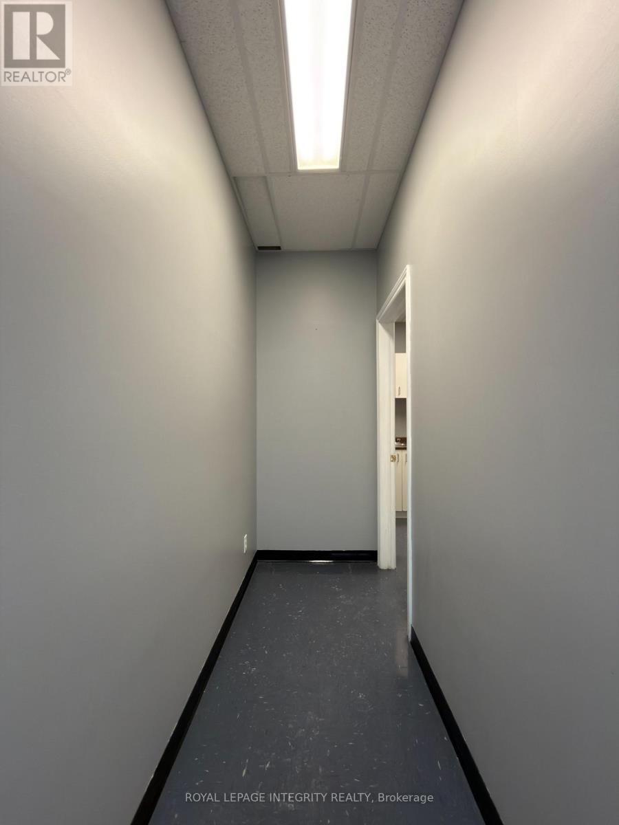 6 - 30 Thirteenth Street E Property Photo 17