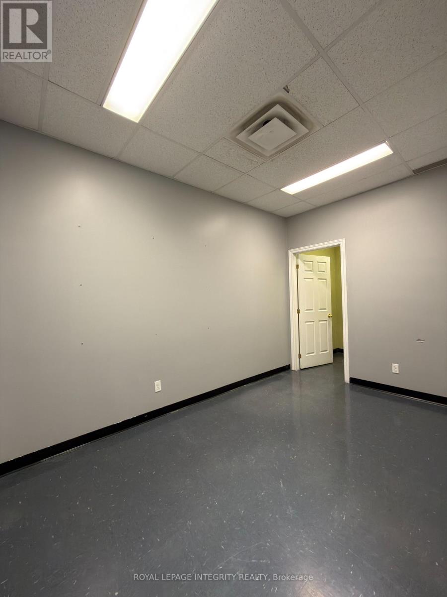 6 - 30 Thirteenth Street E Property Photo 20