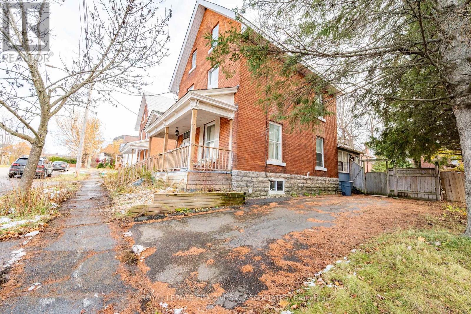 198 Mcallister Street Property Photo 3