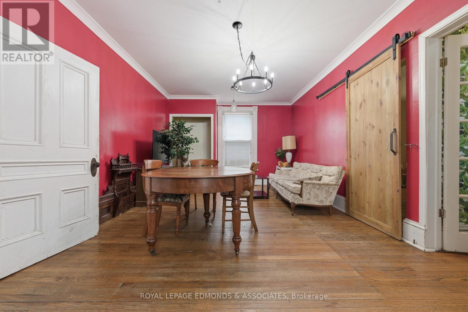 198 Mcallister Street Property Photo 8