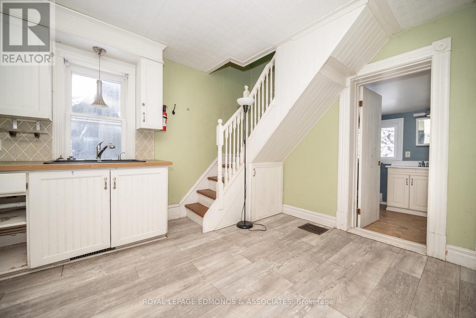198 Mcallister Street Property Photo 11