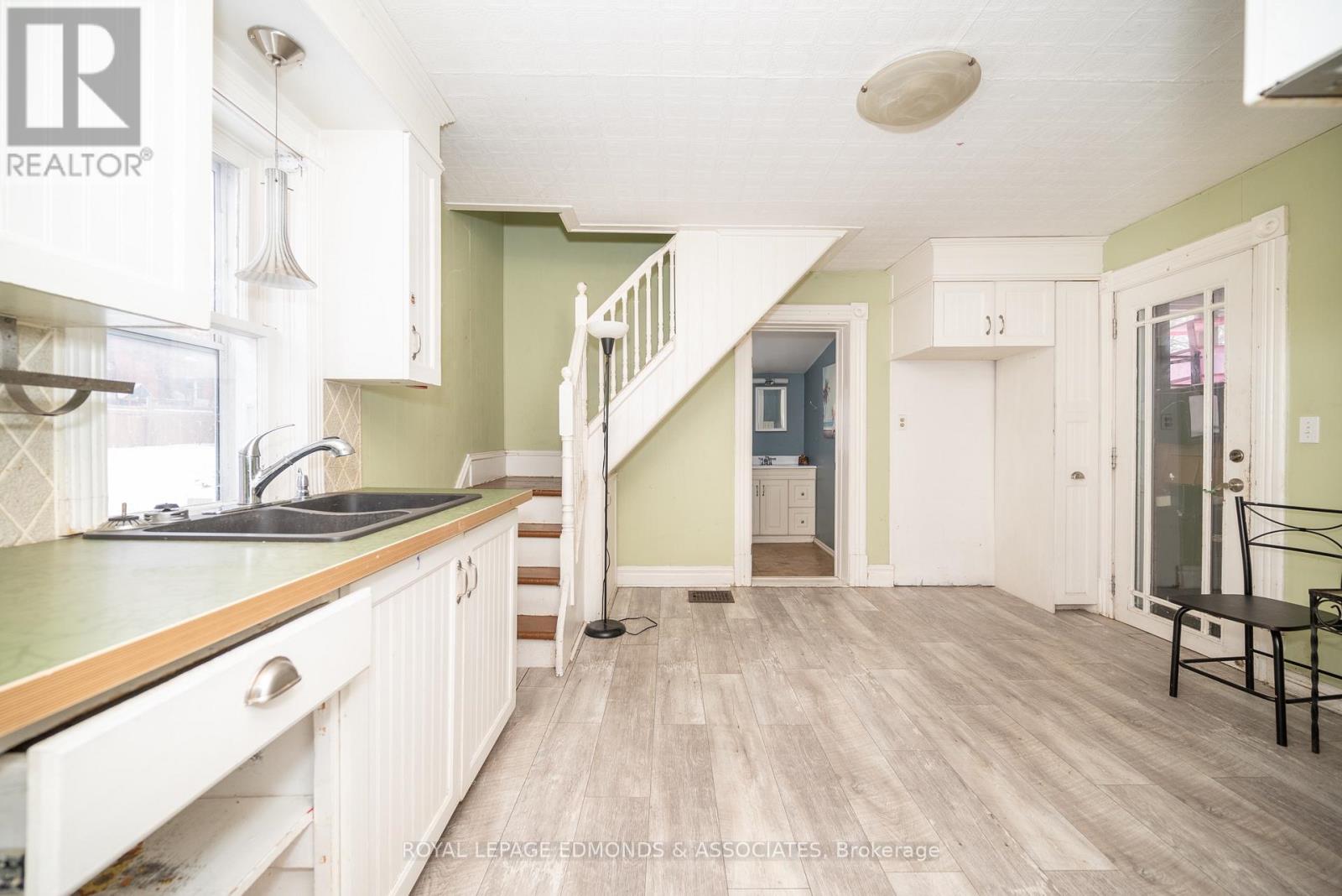 198 Mcallister Street Property Photo 12