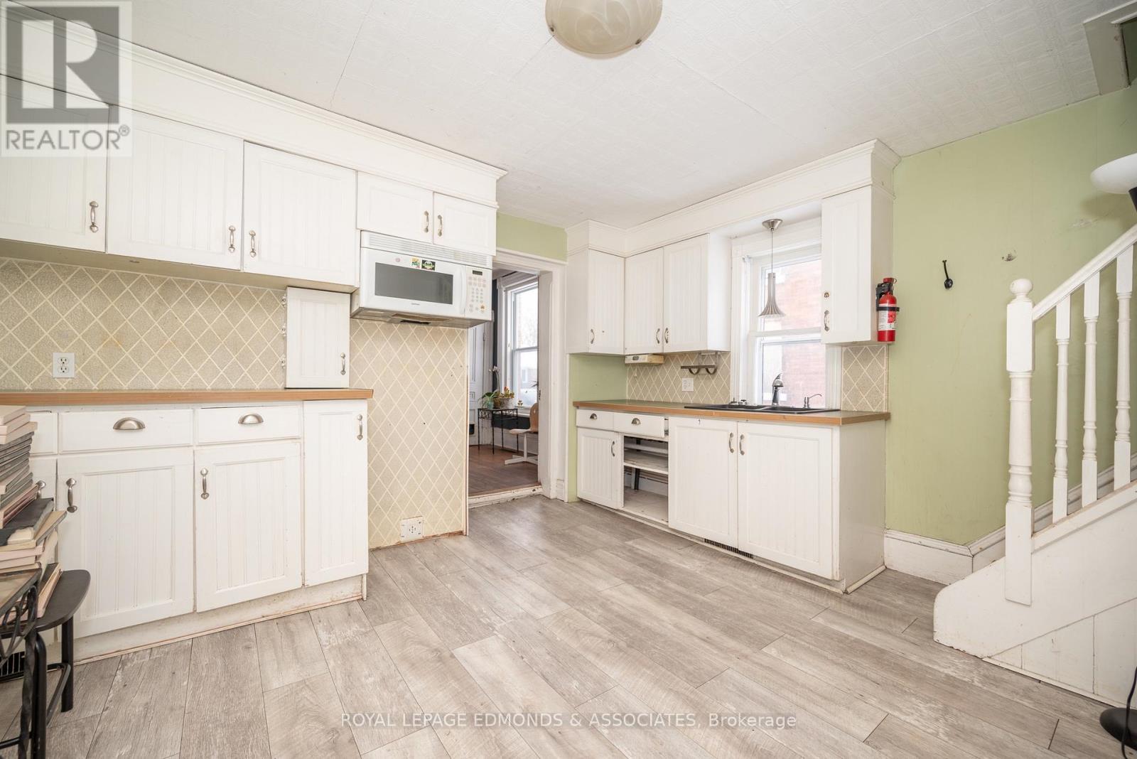 198 Mcallister Street Property Photo 14