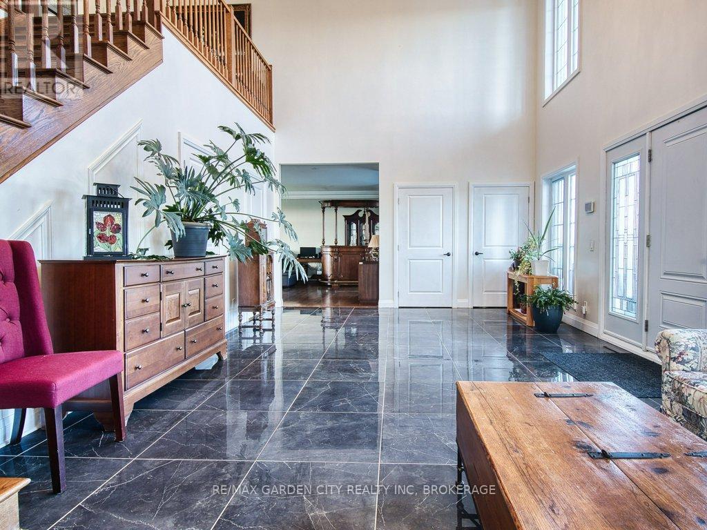 2400 Effingham Street Property Photo 5