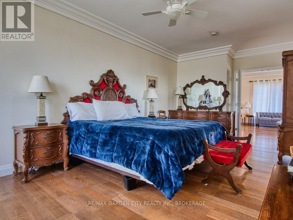 2400 Effingham Street Property Photo 9