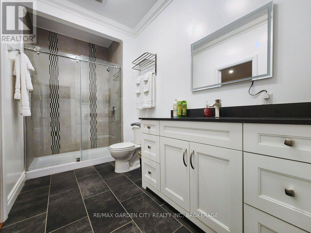 2400 Effingham Street Property Photo 23