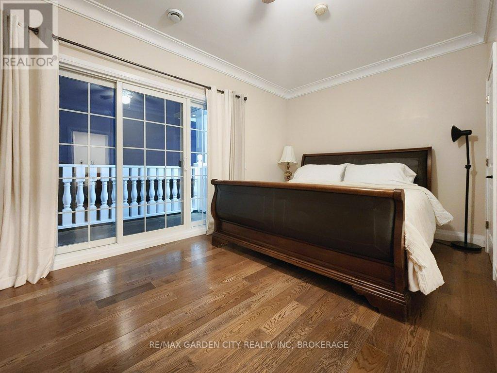 2400 Effingham Street Property Photo 24