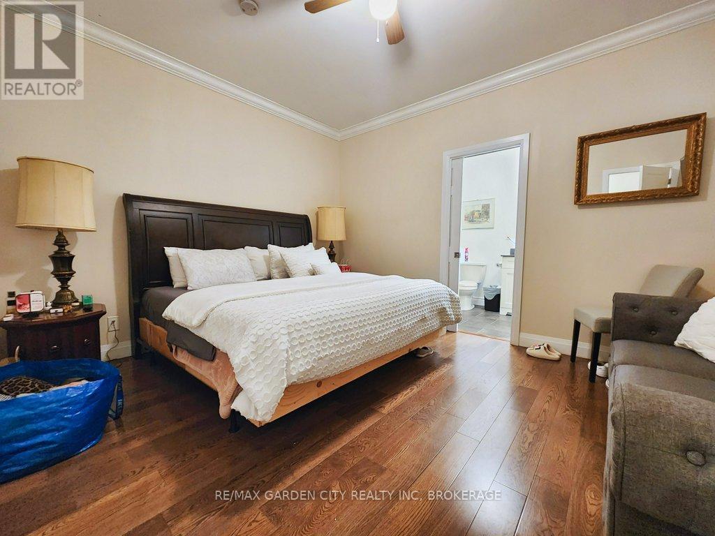 2400 Effingham Street Property Photo 26