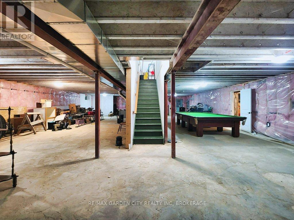 2400 Effingham Street Property Photo 33