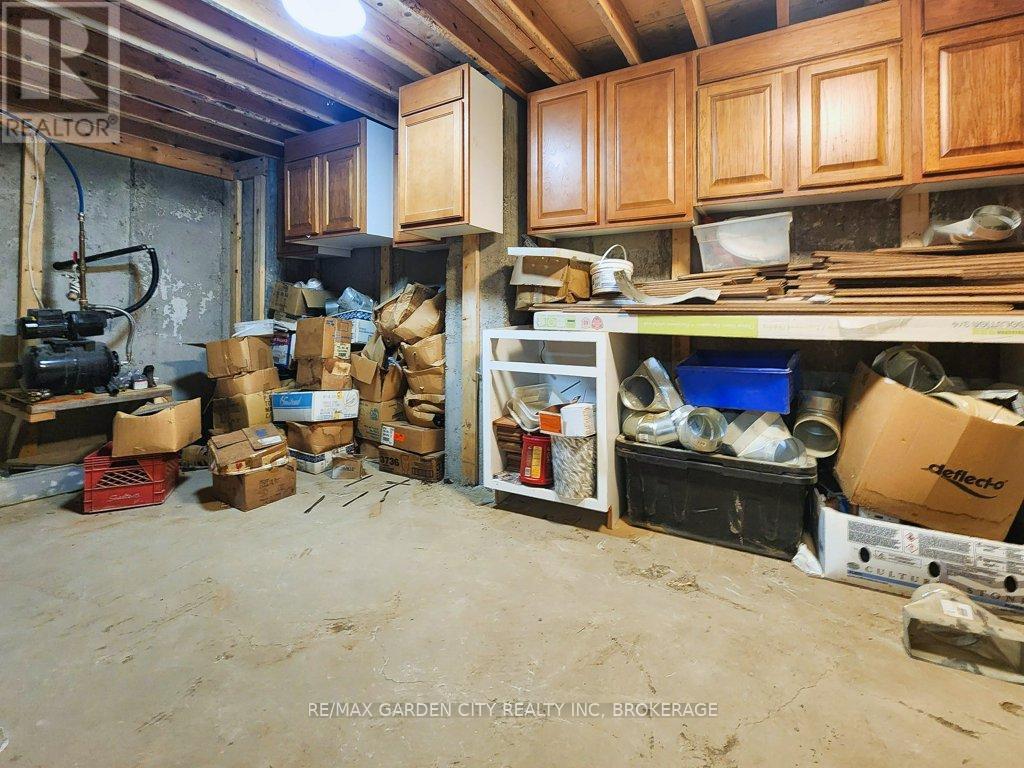 2400 Effingham Street Property Photo 34