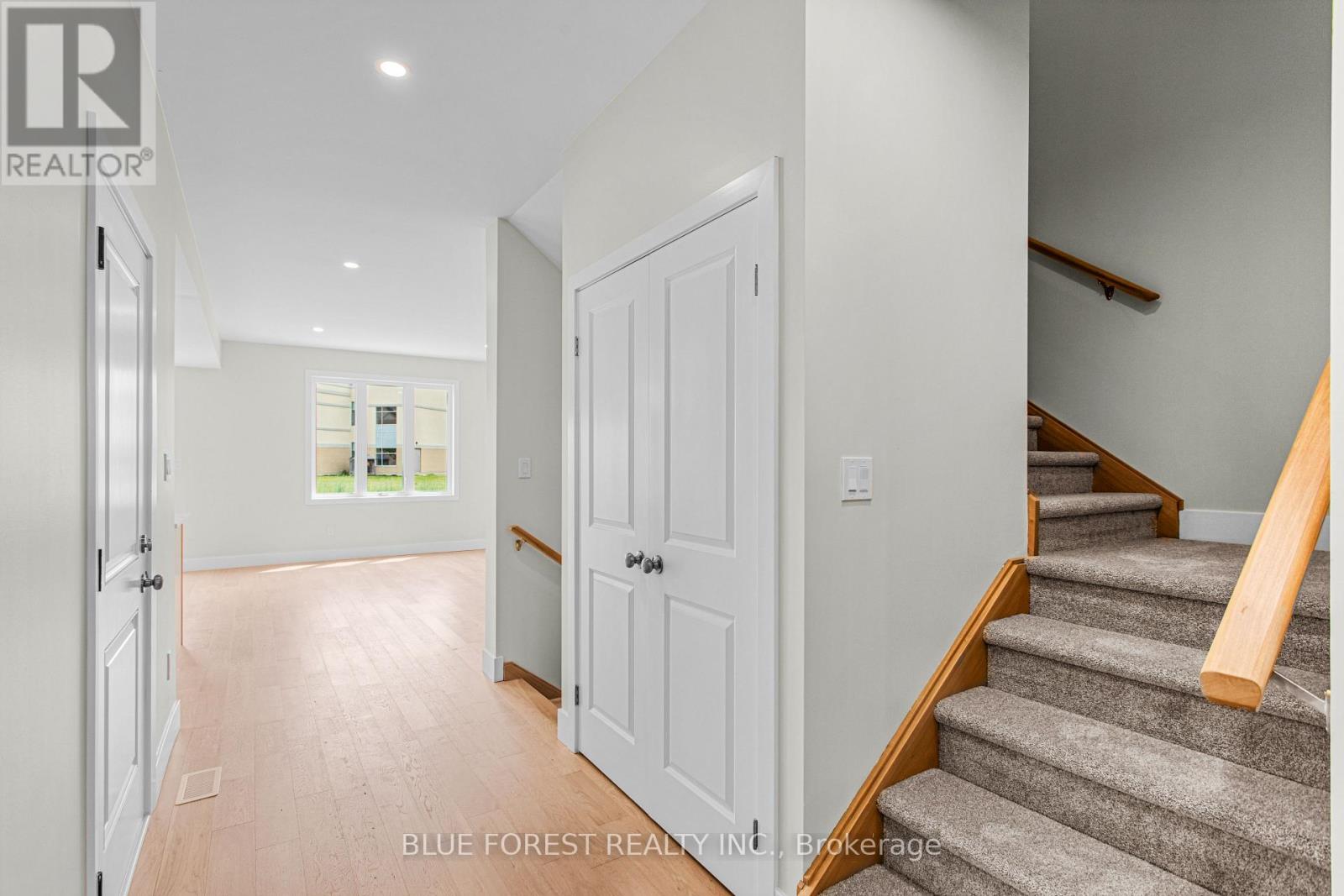 245 Mctavish Street Property Photo 4