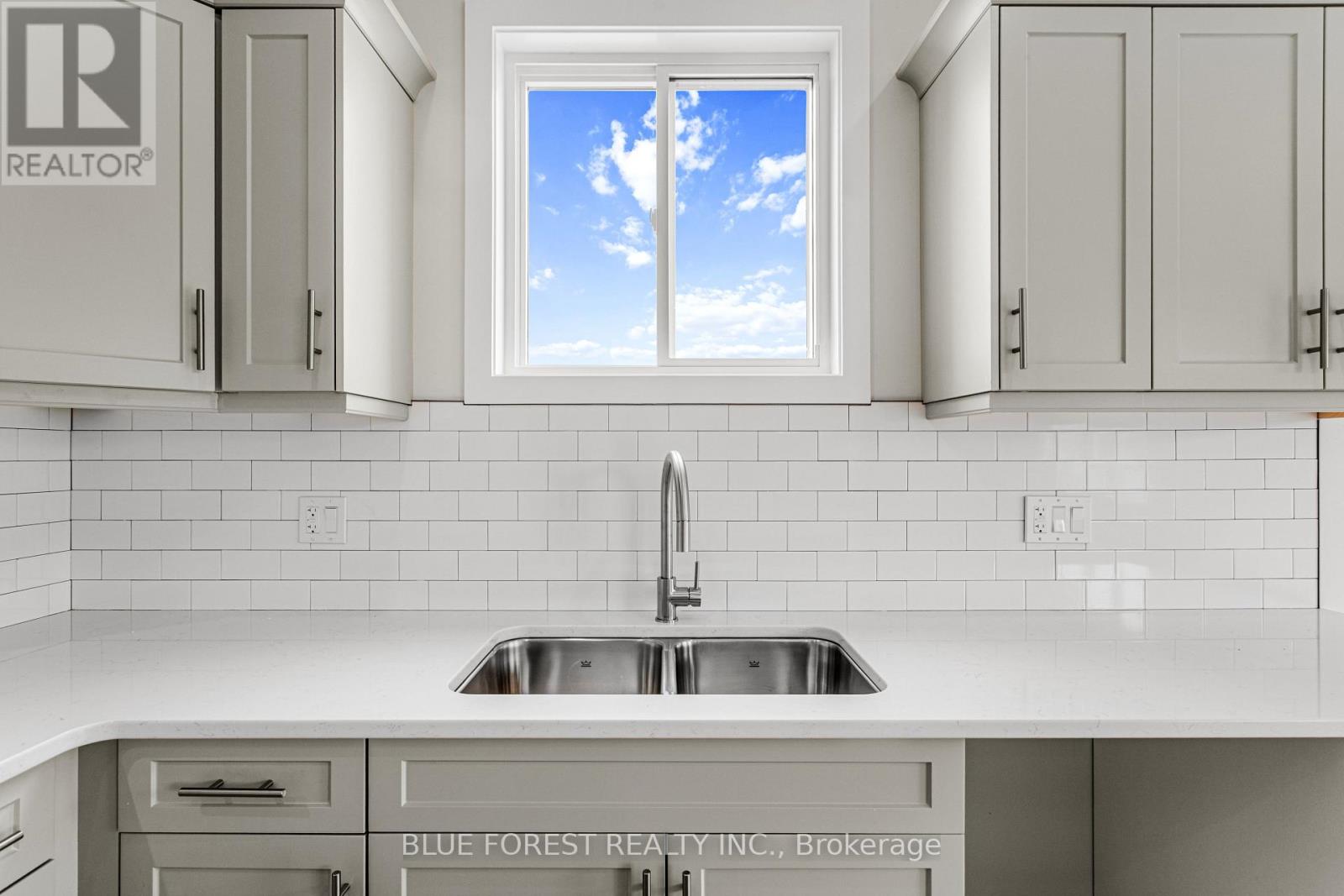 245 Mctavish Street Property Photo 8