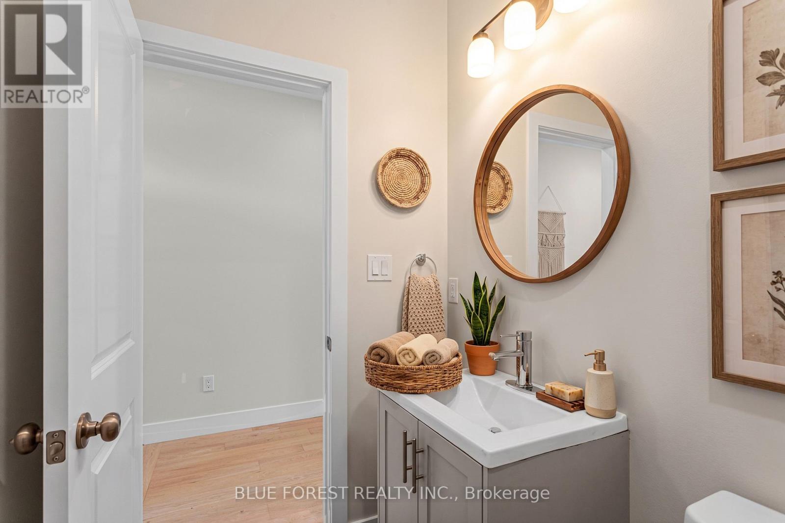 245 Mctavish Street Property Photo 16