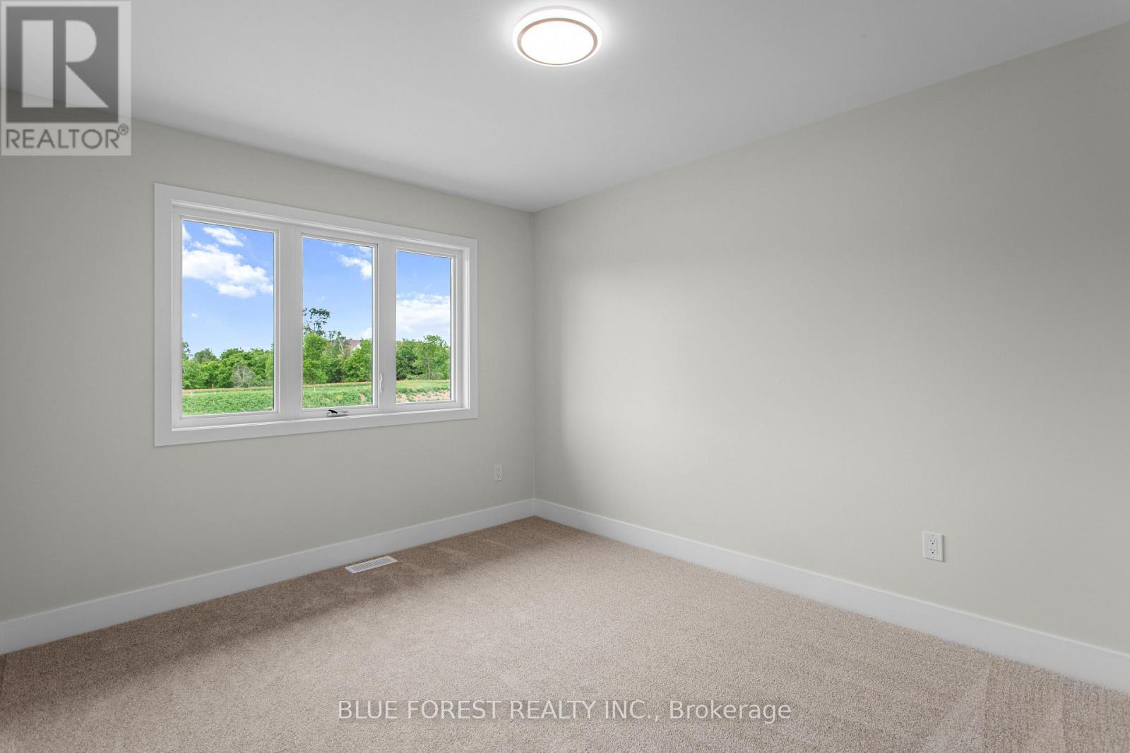 245 Mctavish Street Property Photo 32