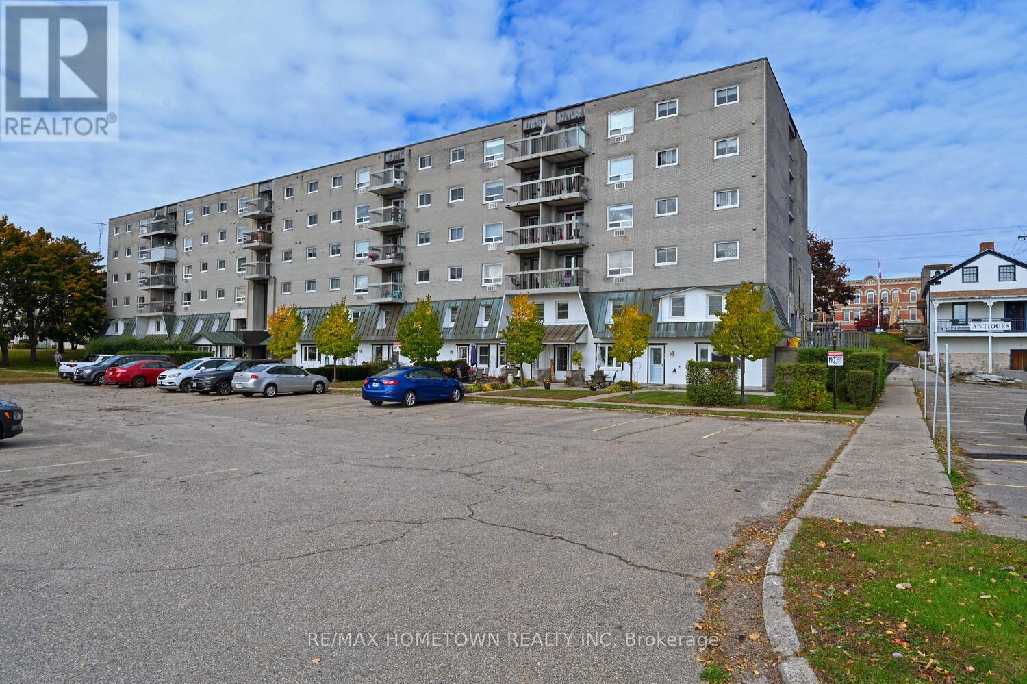 309 - 235 Water Street Property Photo 4