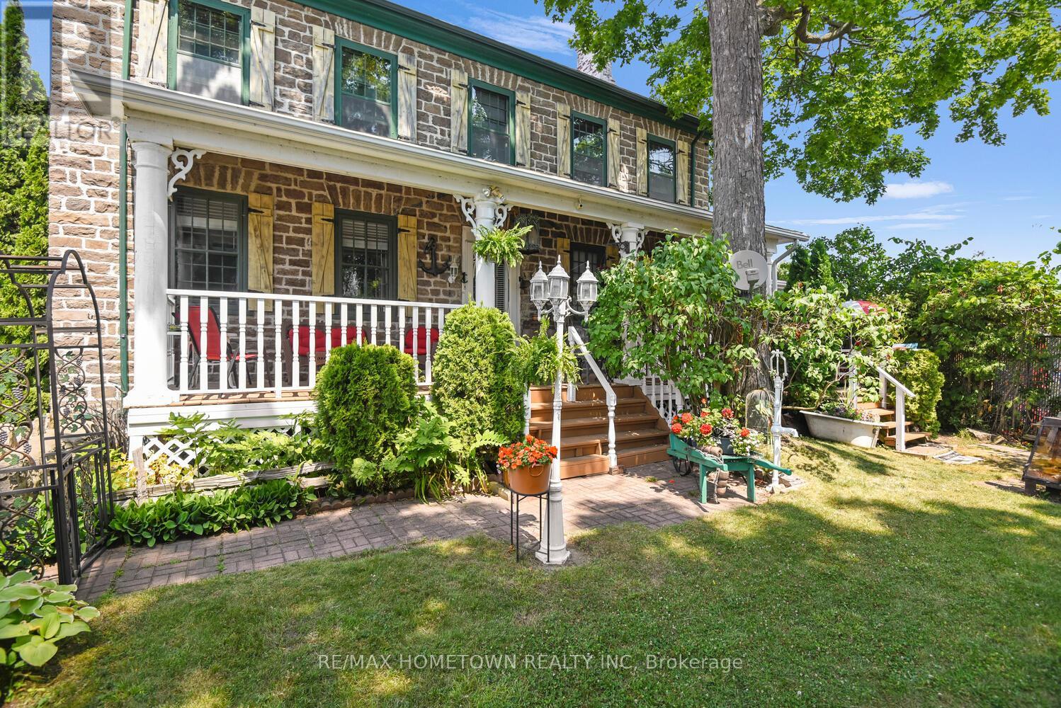 495 King Street W Property Photo 1