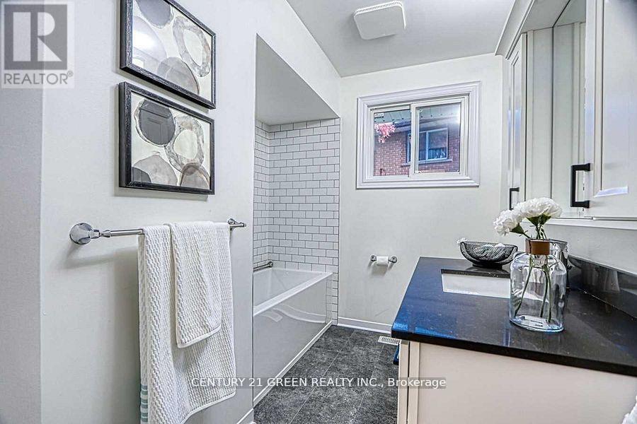 164 Gardiner Drive Property Photo 22