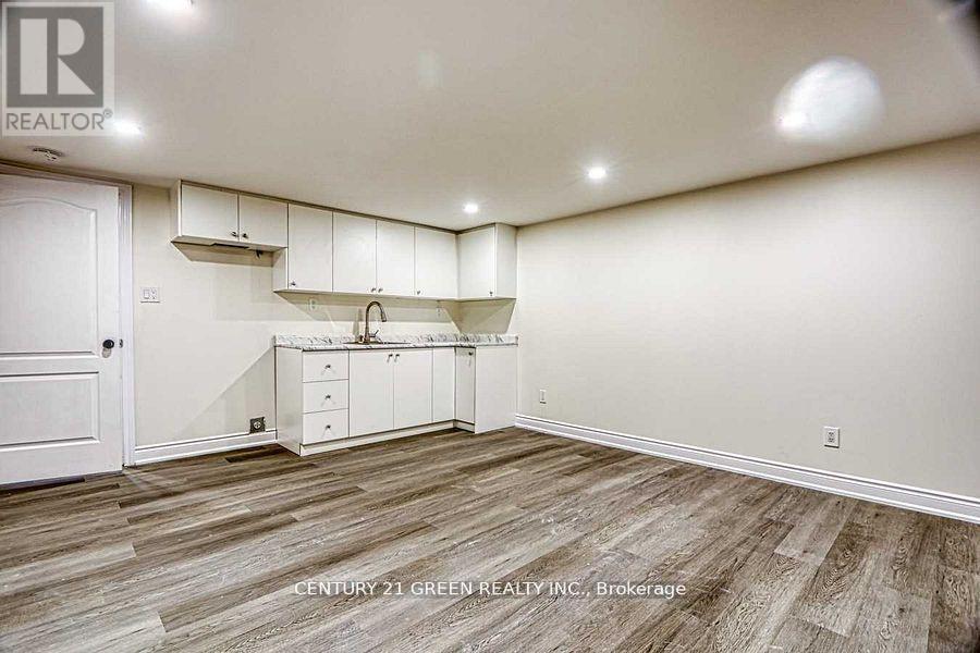 164 Gardiner Drive Property Photo 27