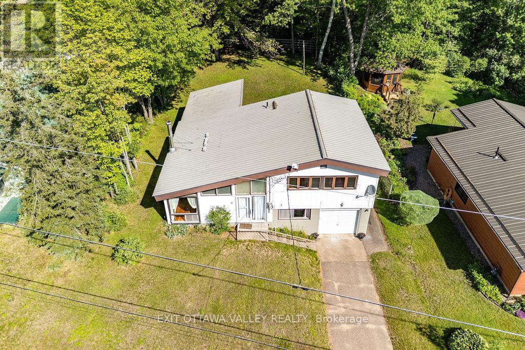 3 Newton Crescent Property Photo 3
